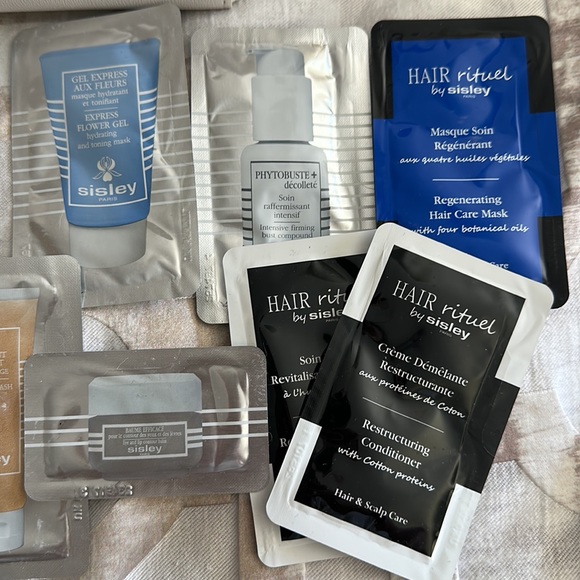 [NEW] Sisley leather makeup bag with 20 pieces of luxury samples - Picture 4 of 8